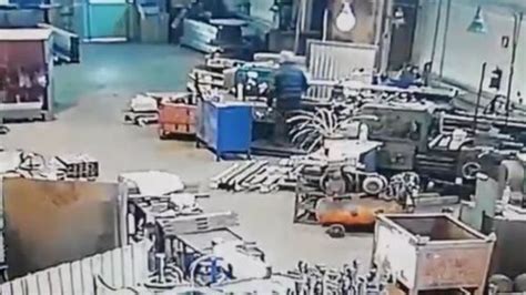 russian lathe worker dies